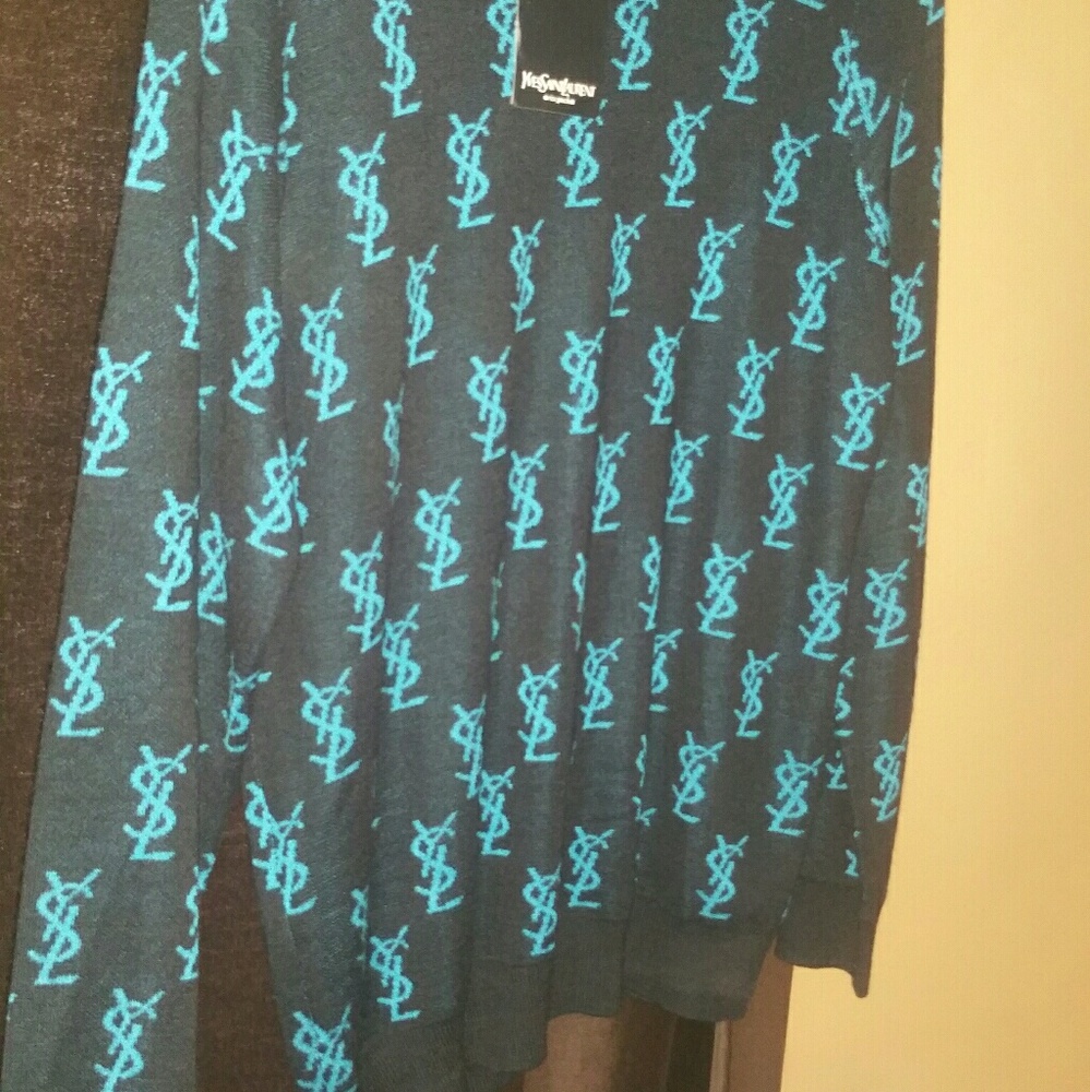 Yves saint laurent men's sweater. Large